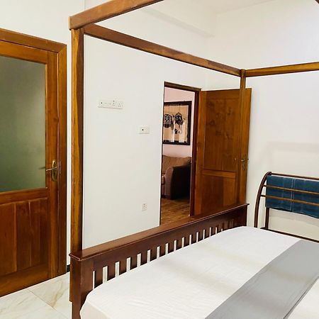 Sand & Surf Guest House Негомбо Экстерьер фото
