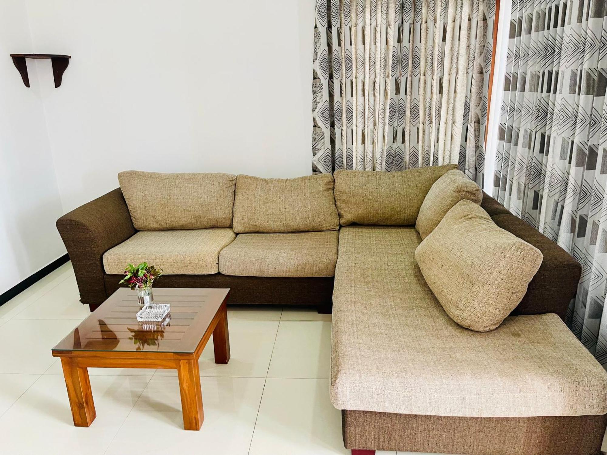 Sand & Surf Guest House Негомбо Экстерьер фото