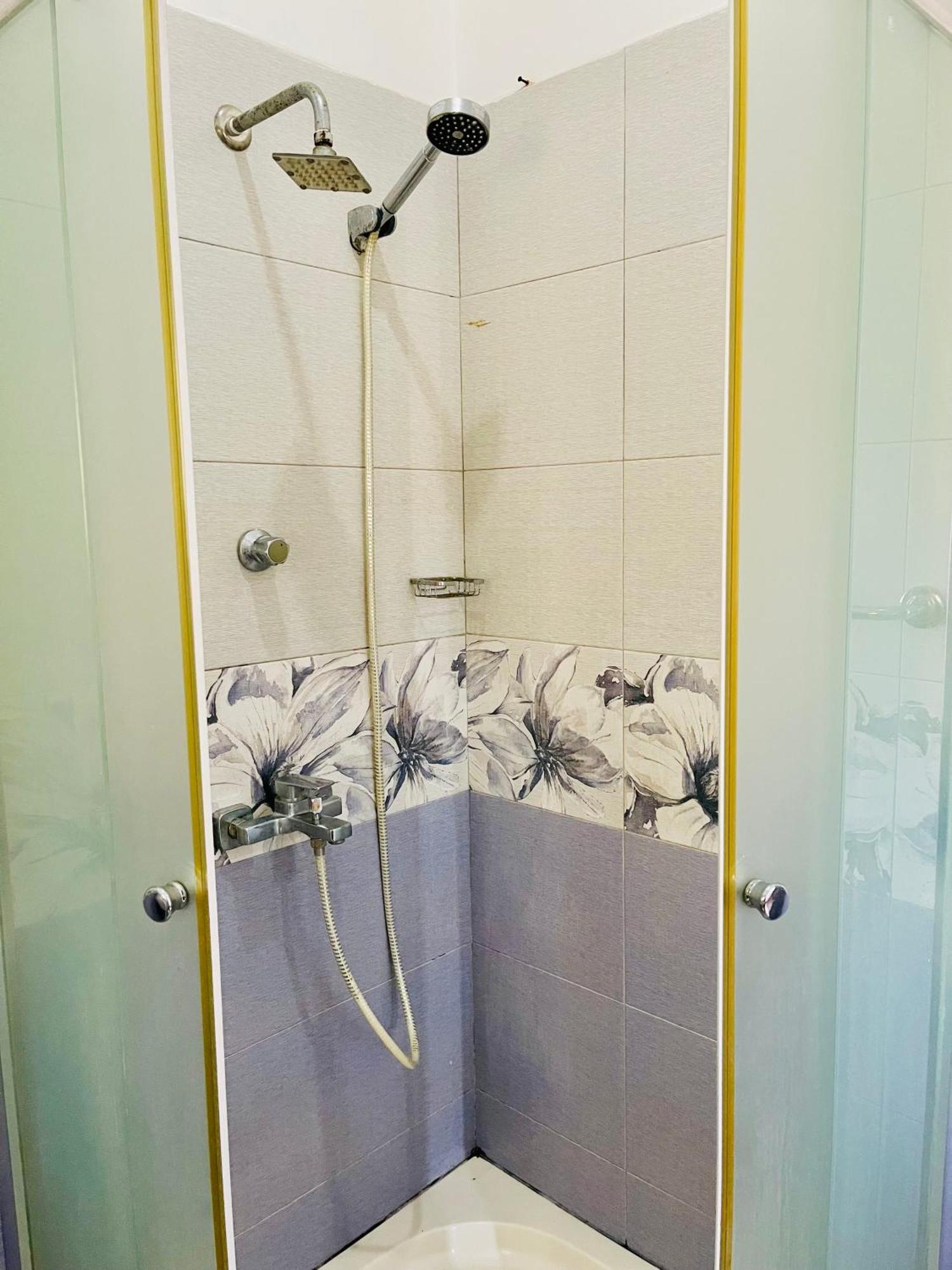 Sand & Surf Guest House Негомбо Экстерьер фото