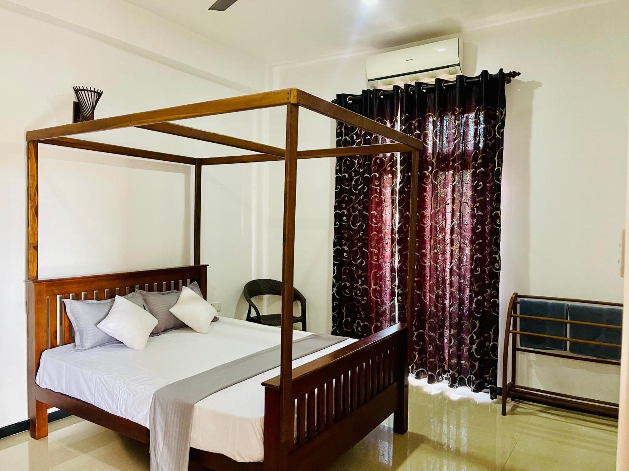 Sand & Surf Guest House Негомбо Экстерьер фото